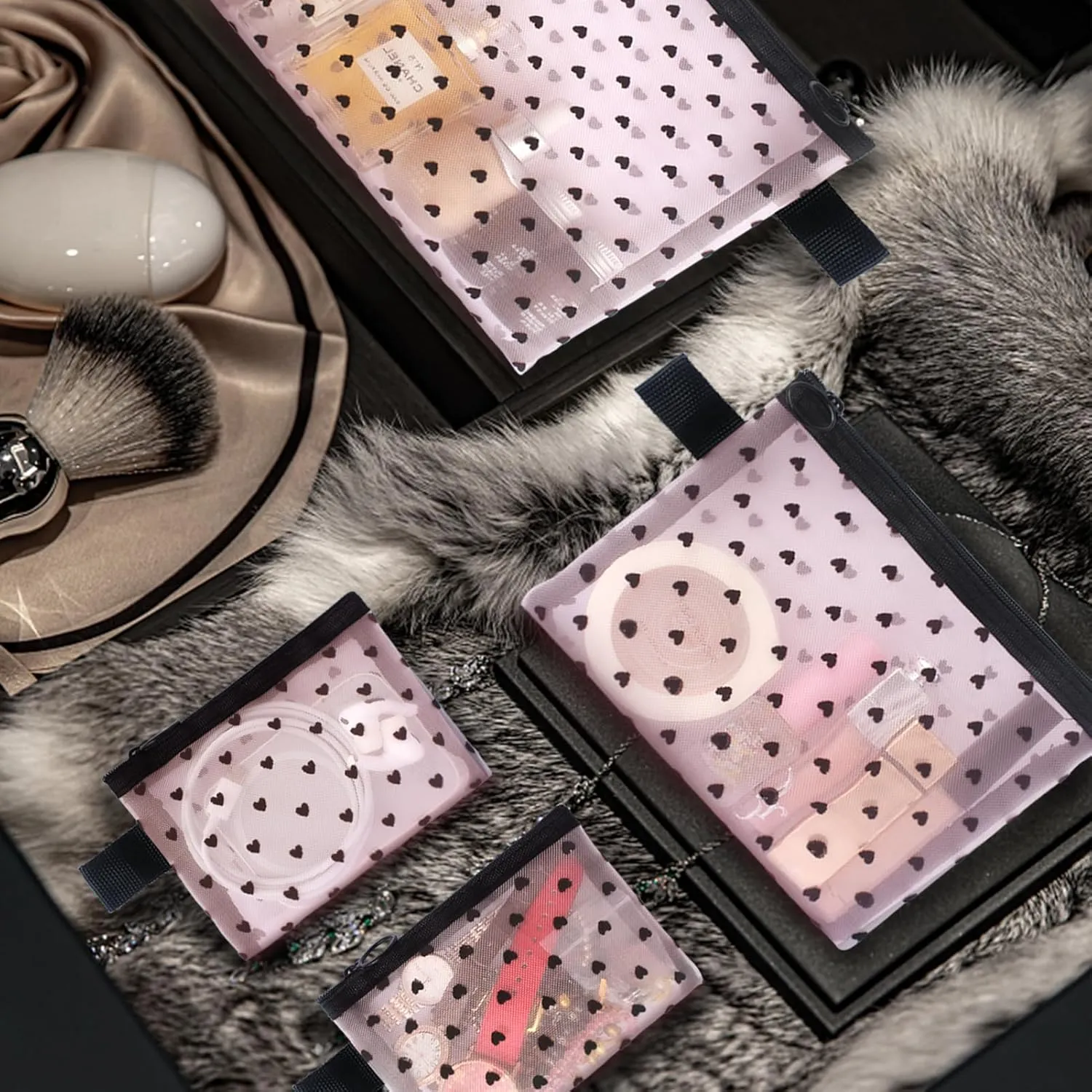 4-Piece Heart Printed Mesh Makeup Bag Set, Portable Travel Mesh Cosmetic Bags Toiletry Bags Makeup Purse Bags Mesh Zipper Storage Pouches for Home Offices Travel Accessories (Pink)