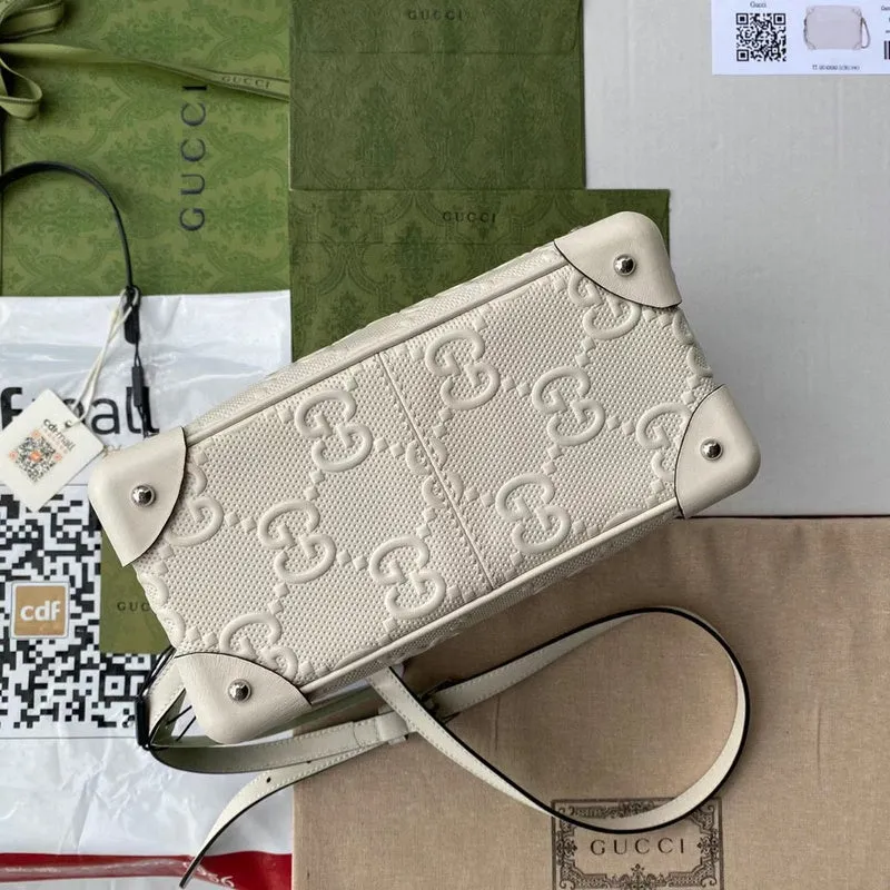 Gucci   Luxury Bags  1061