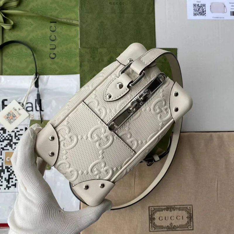 Gucci   Luxury Bags  1061