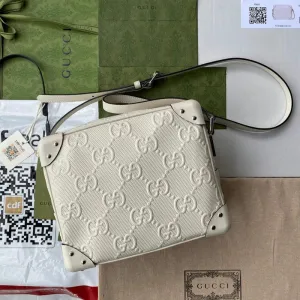 Gucci   Luxury Bags  1061