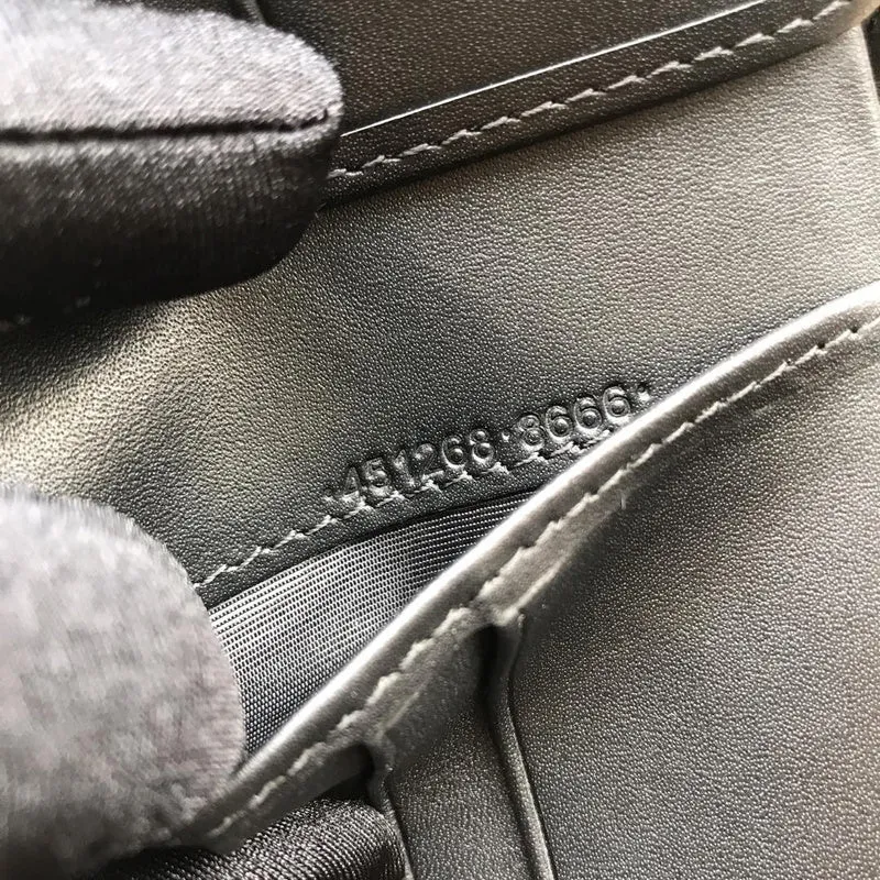 Gucci   Luxury Bags  921