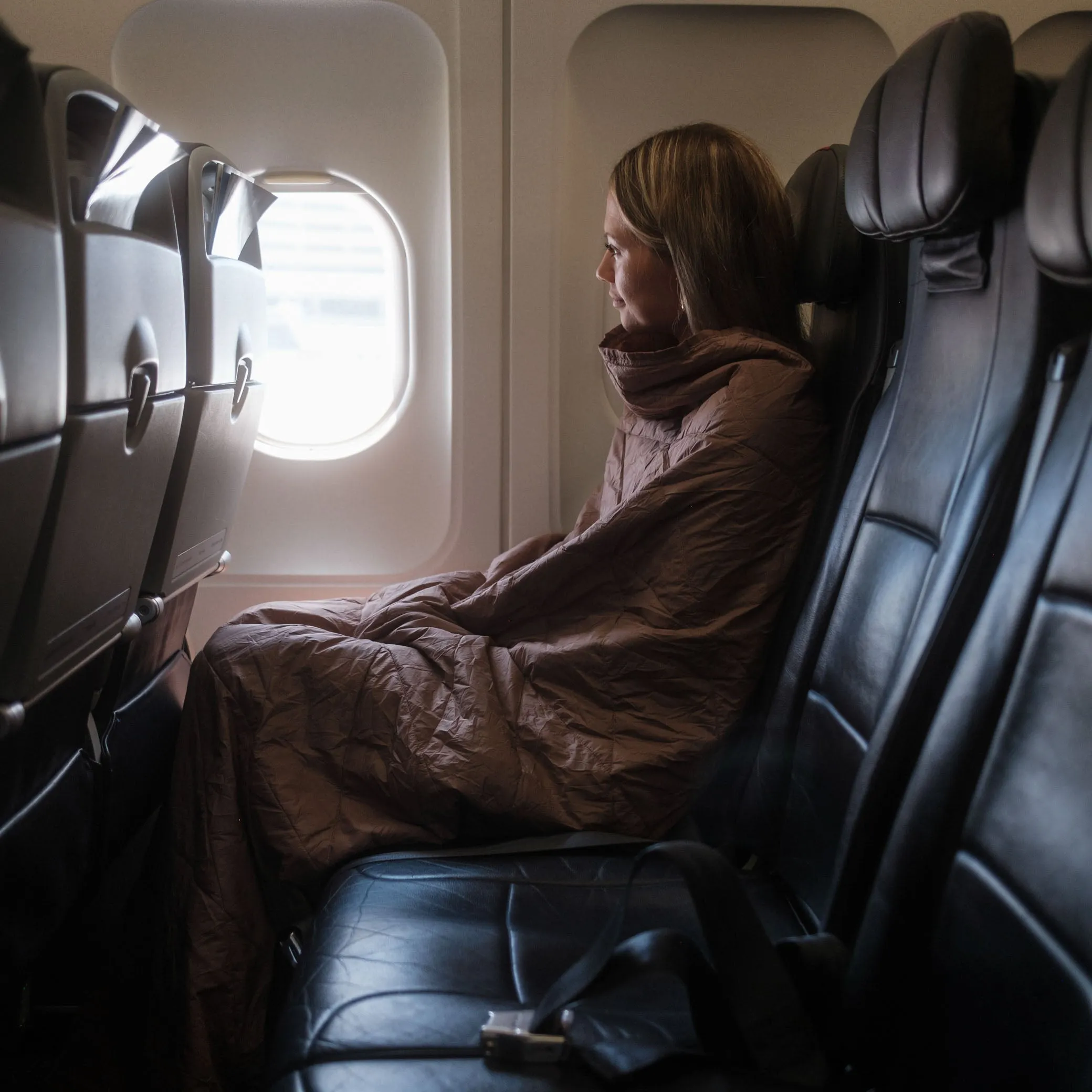 Layover™ XL Travel Blanket - Packable & Puffy | Quartz